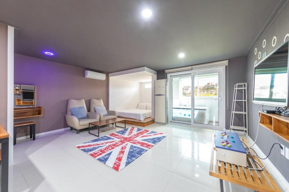 Gyeongju Blue 365 Pension Номер фото